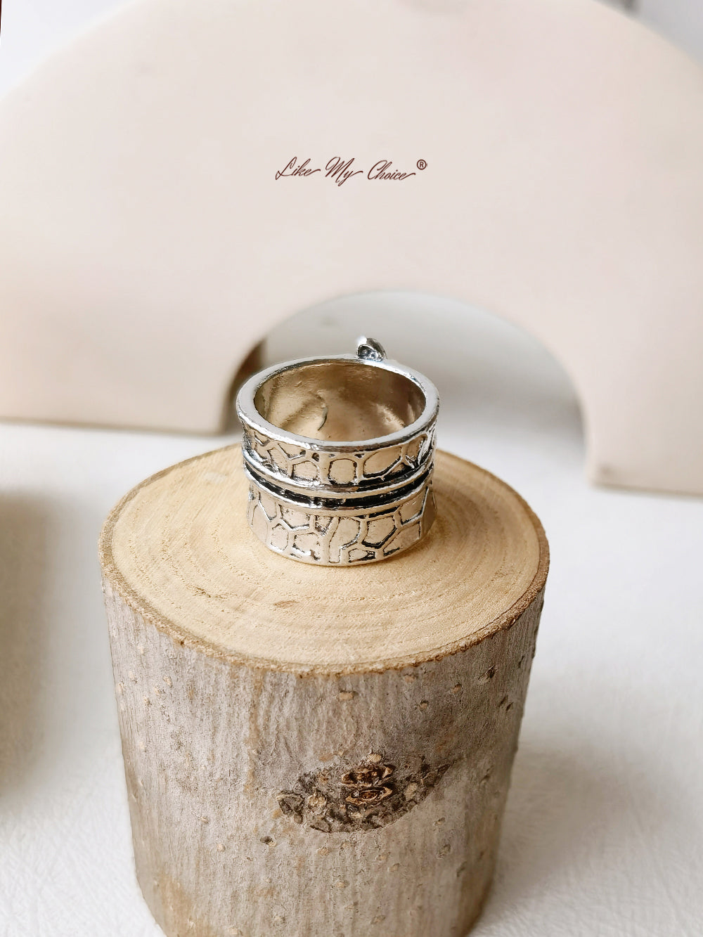 Water Wave Pattern Bee Protein Stone Boho Ring