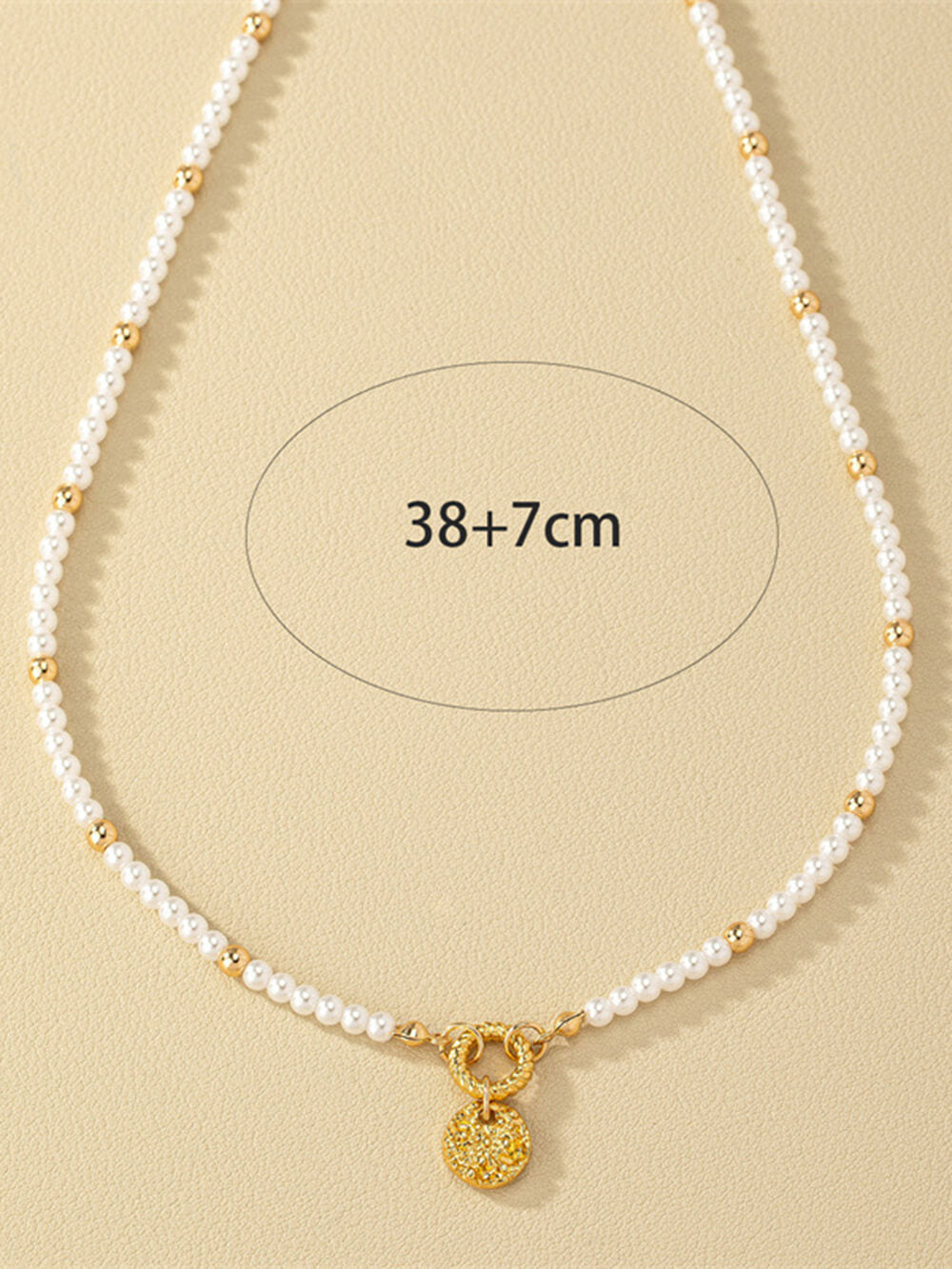 Všestranný náhrdelník z rýžových korálků s přívěskem na klíční kost