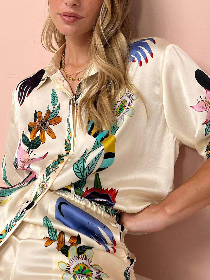 Blusa oversized moderna e sofisticada com estampa exclusiva de cetim