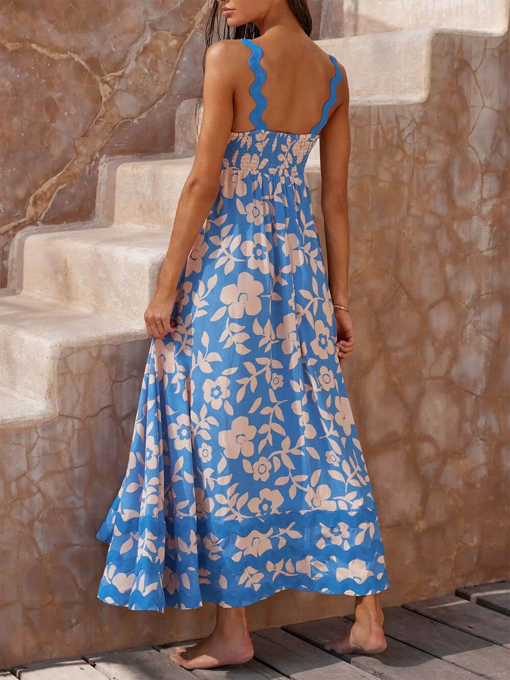Sukienka maxi z nadrukiem i kwadratowym dekoltem
