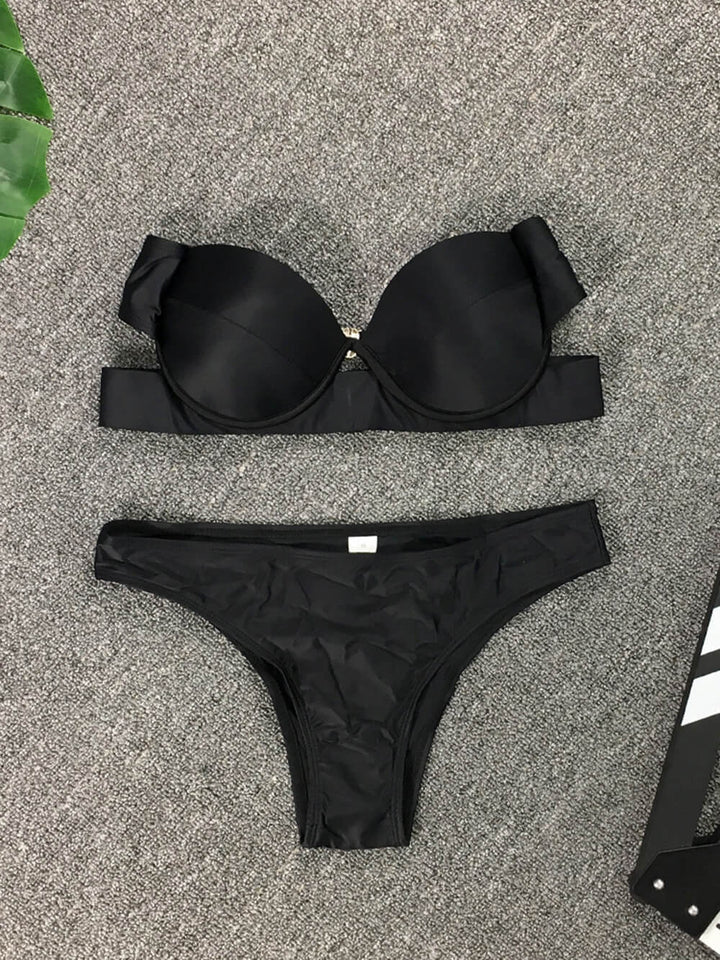 Strapless zwarte bikini met harde verpakking