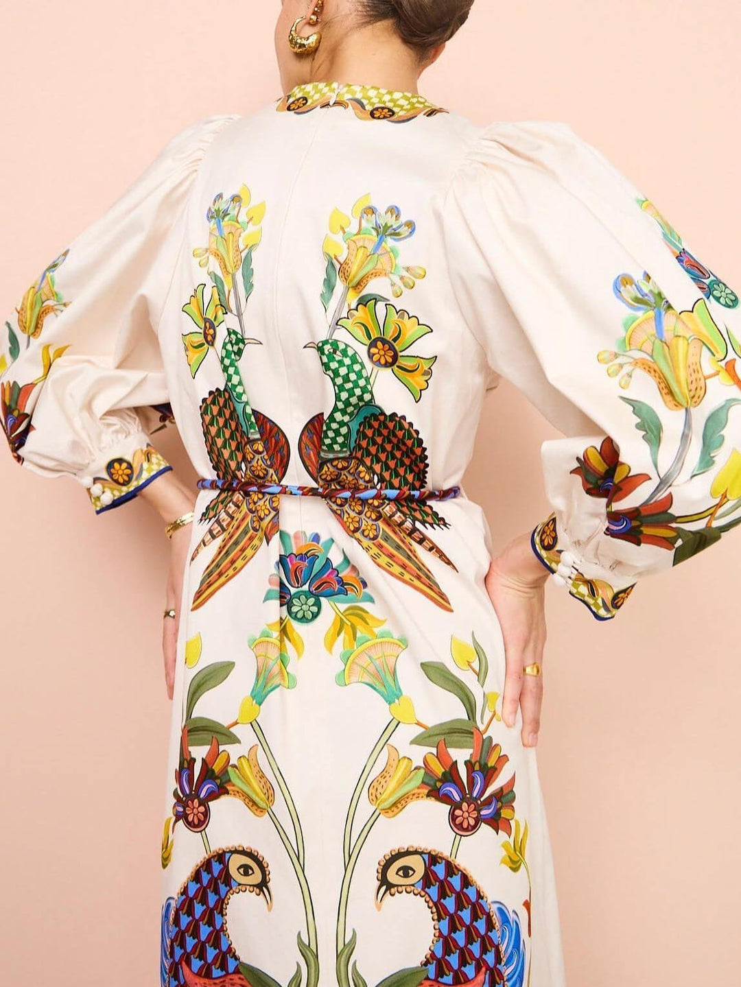 절묘하고 재미있는 프린트 퍼프 슬리브 루즈 캐주얼 미디 드레스