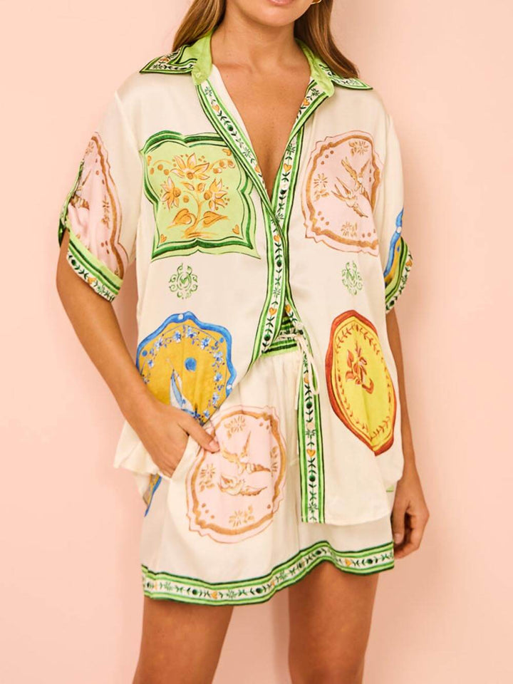 مجموعة شورت قميص بطبعة عرقية فريدة من نوعها باللون الكريمي