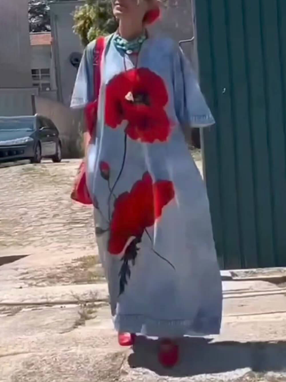 Φαρδύ μάξι φόρεμα με τεχνητό τζιν με καμπάνα