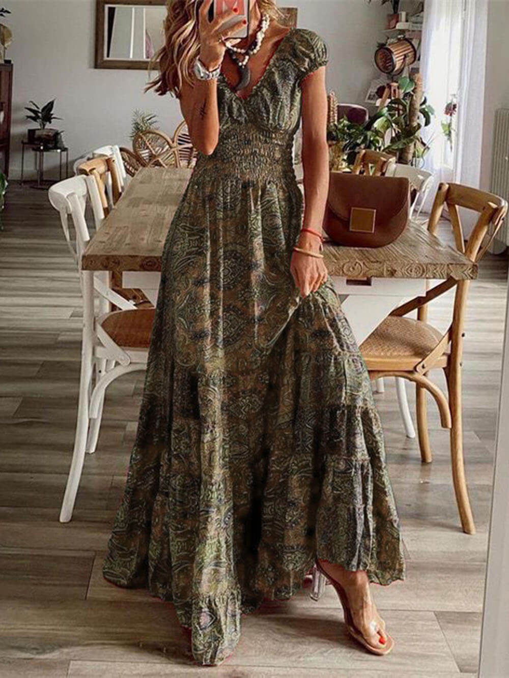 שמלה בהדפס פרחוני בוהמייני