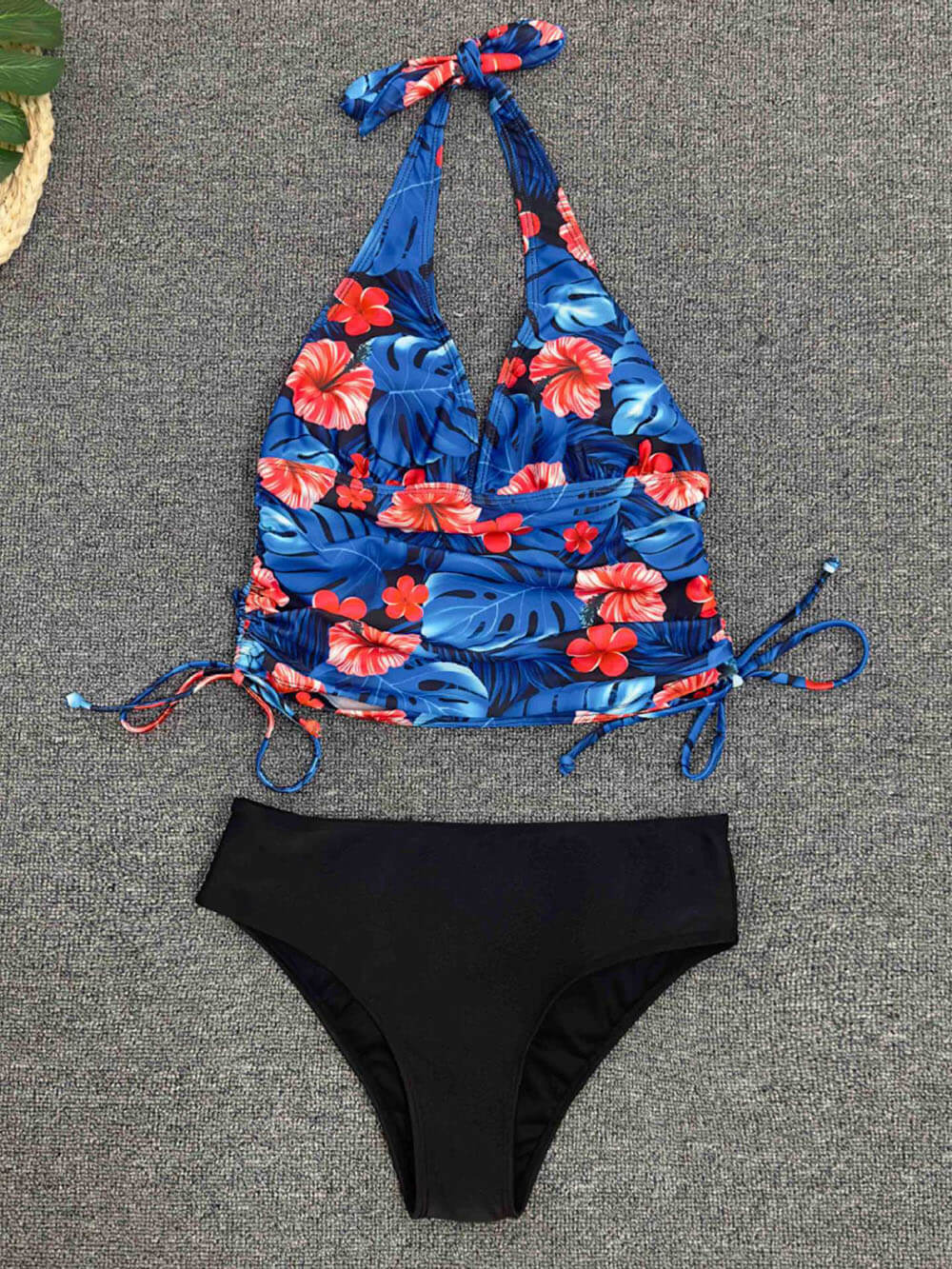 Gesplitste crossover bikini met bandjes en print