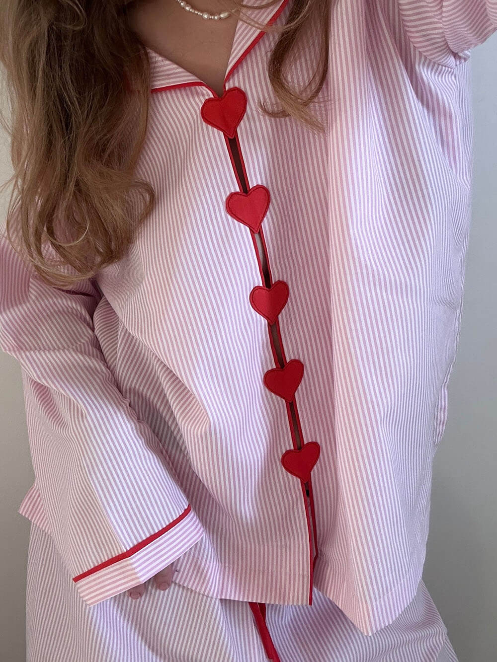 ピンクのストライプのガールラブパジャマ