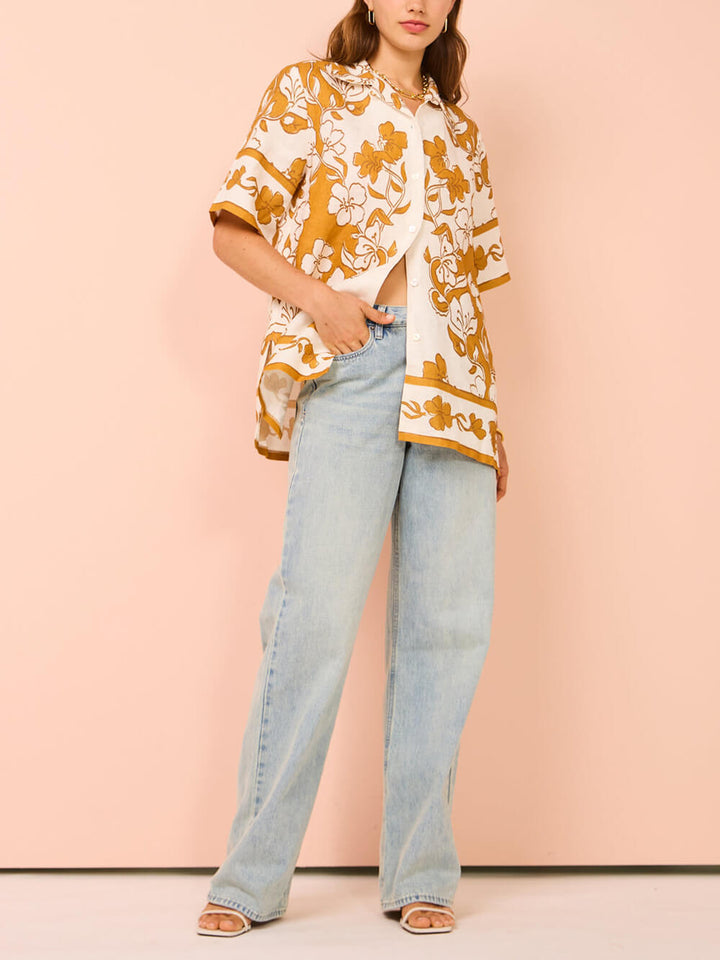 Top de camisa casual de manga curta com estampa floral