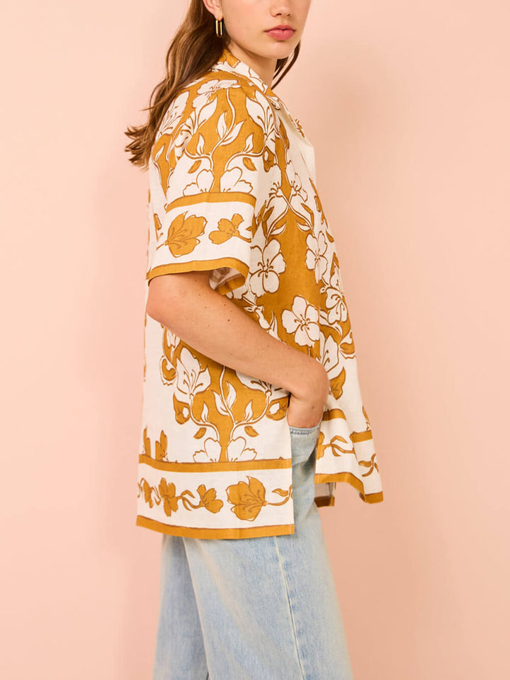 Top de camisa casual de manga curta com estampa floral
