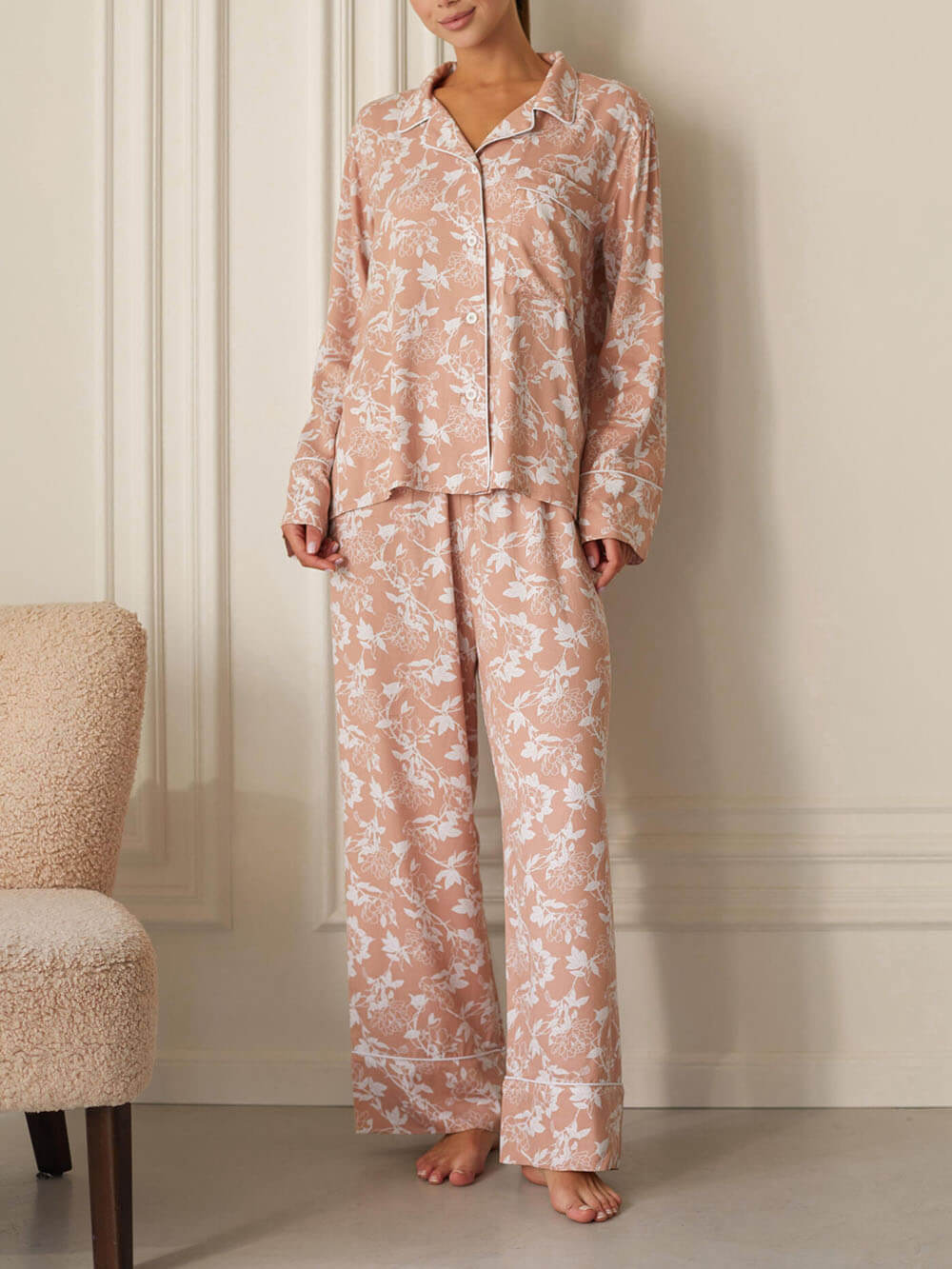 Conjunto de pijama solto com estampa floral