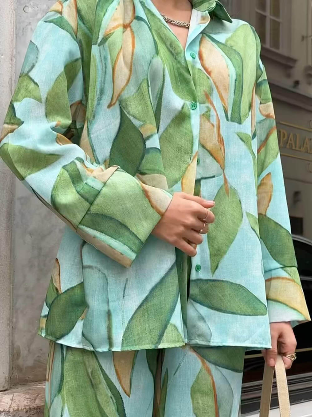 Einzigartige Bluse mit Palmenblatt-Print