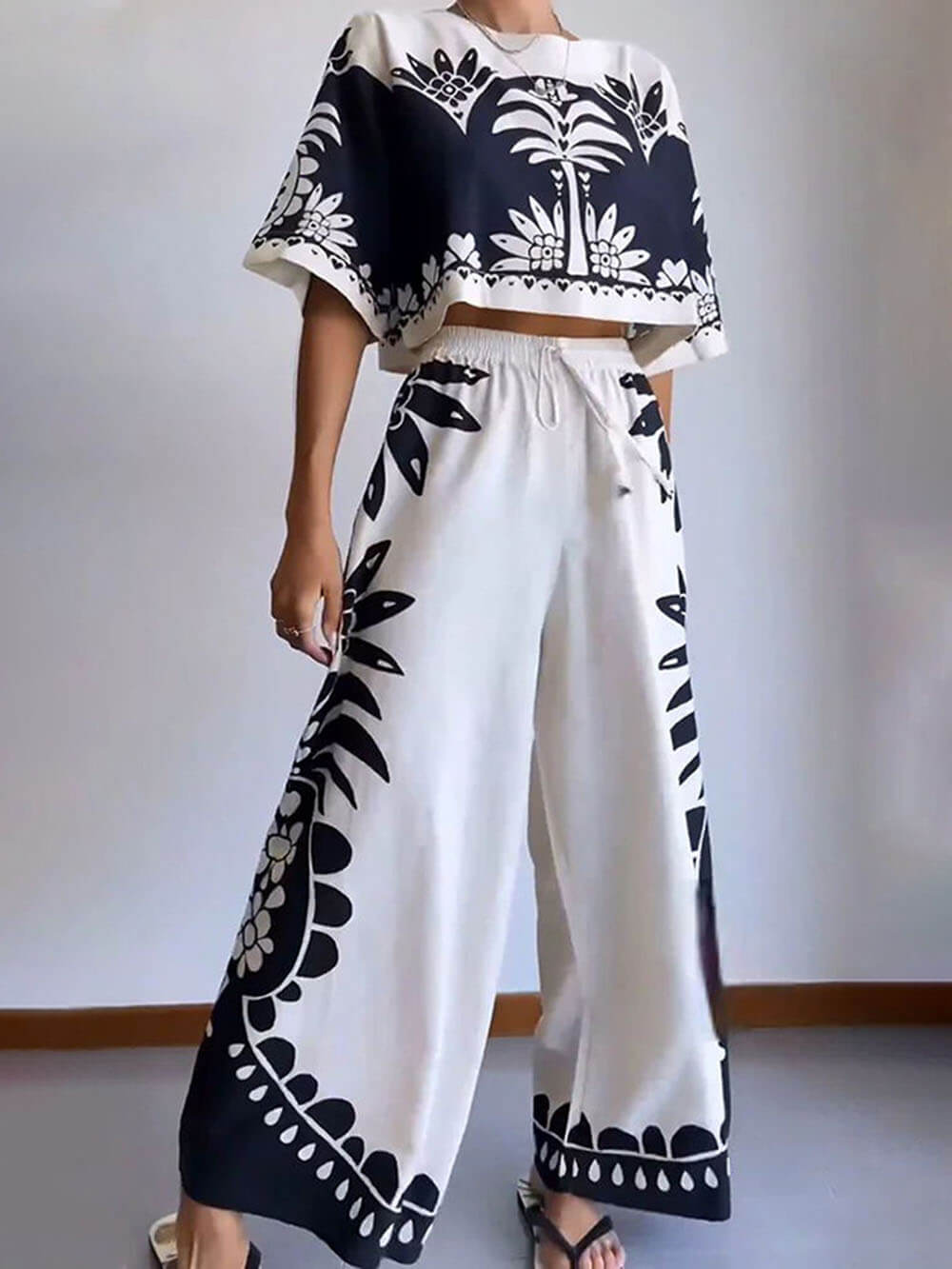 Ethnic Print Loose Short-Sleeved Suit