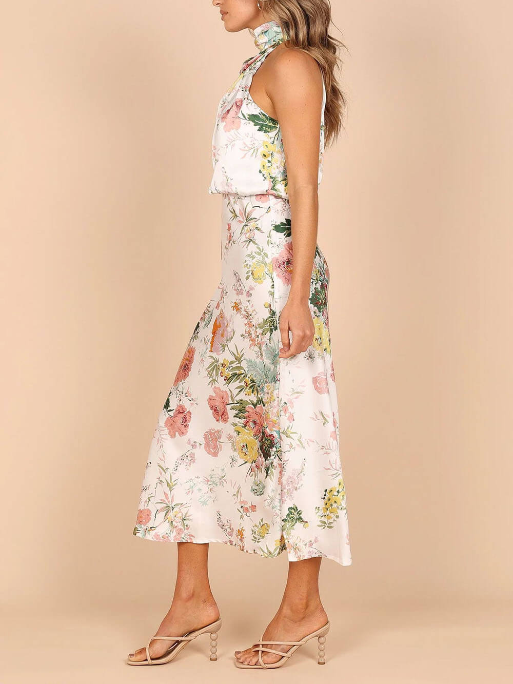 Λουλουδάτο φόρεμα με λαιμόκοψη ελαστικό στη μέση