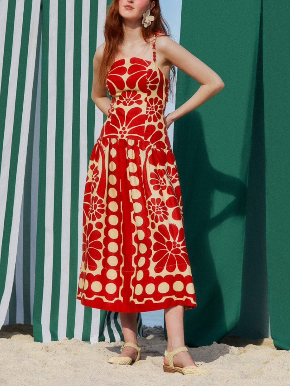 Rode mouwloze midi-jurk met open rug