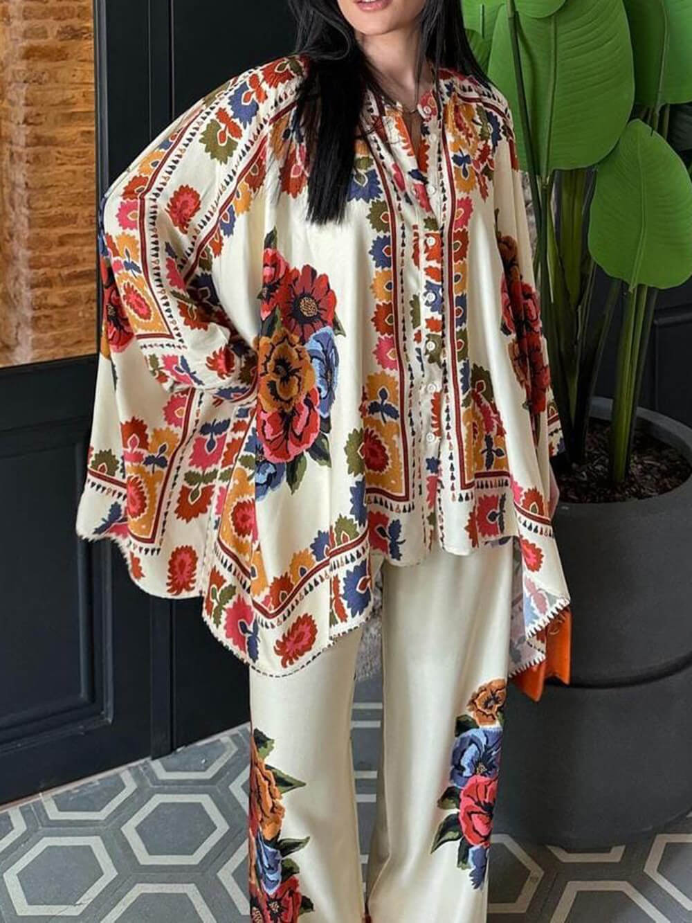 Blusa oversized moderna e exclusiva com estampa de botões
