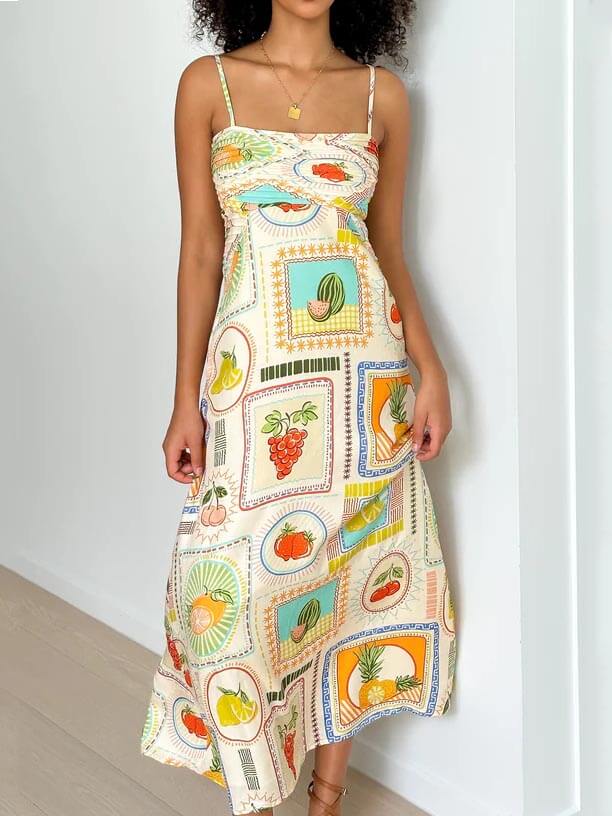 Midi-kjole i etnisk stil med frukttrykk