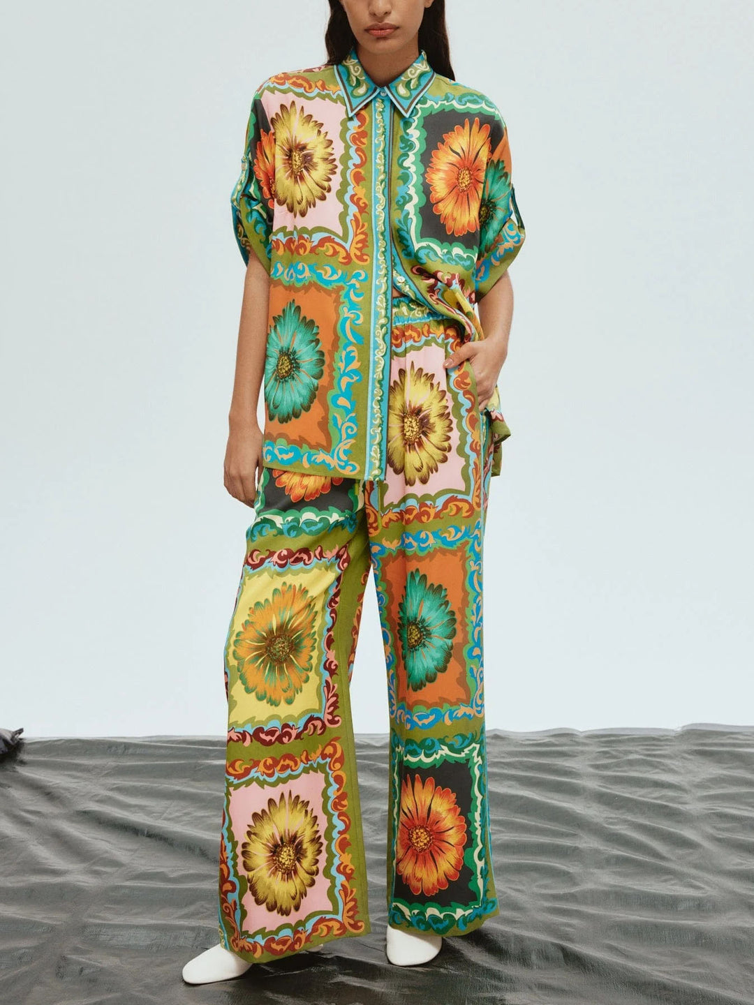 Einzigartige Hose mit weitem Bein und Sonnenblumen-Print