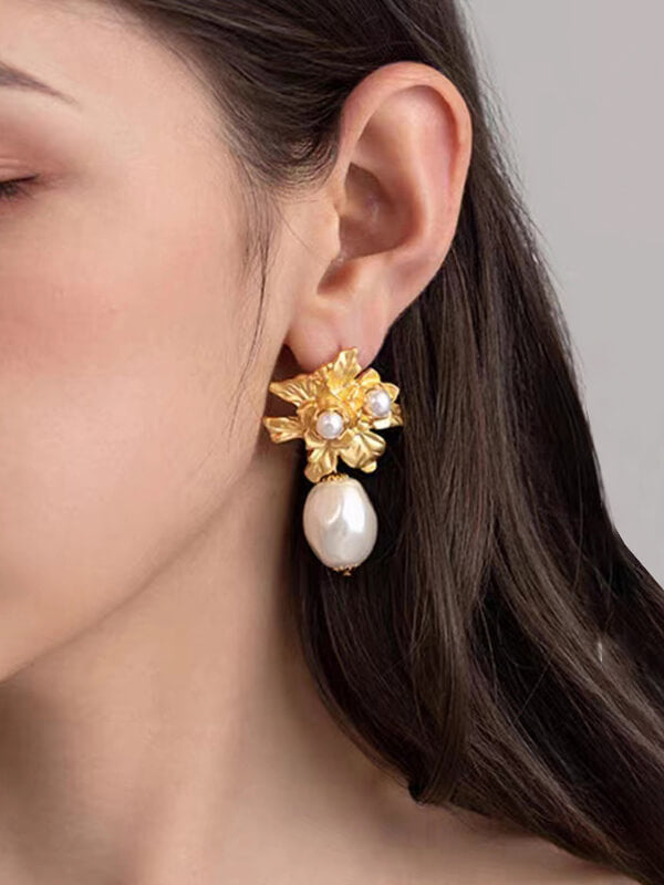 Boucles d'oreilles à tige en perles baroques vintage roses