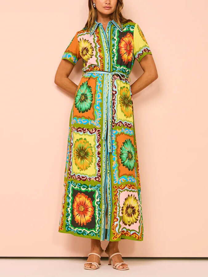 Erityinen auringonkukkakuvioinen midi-mekko