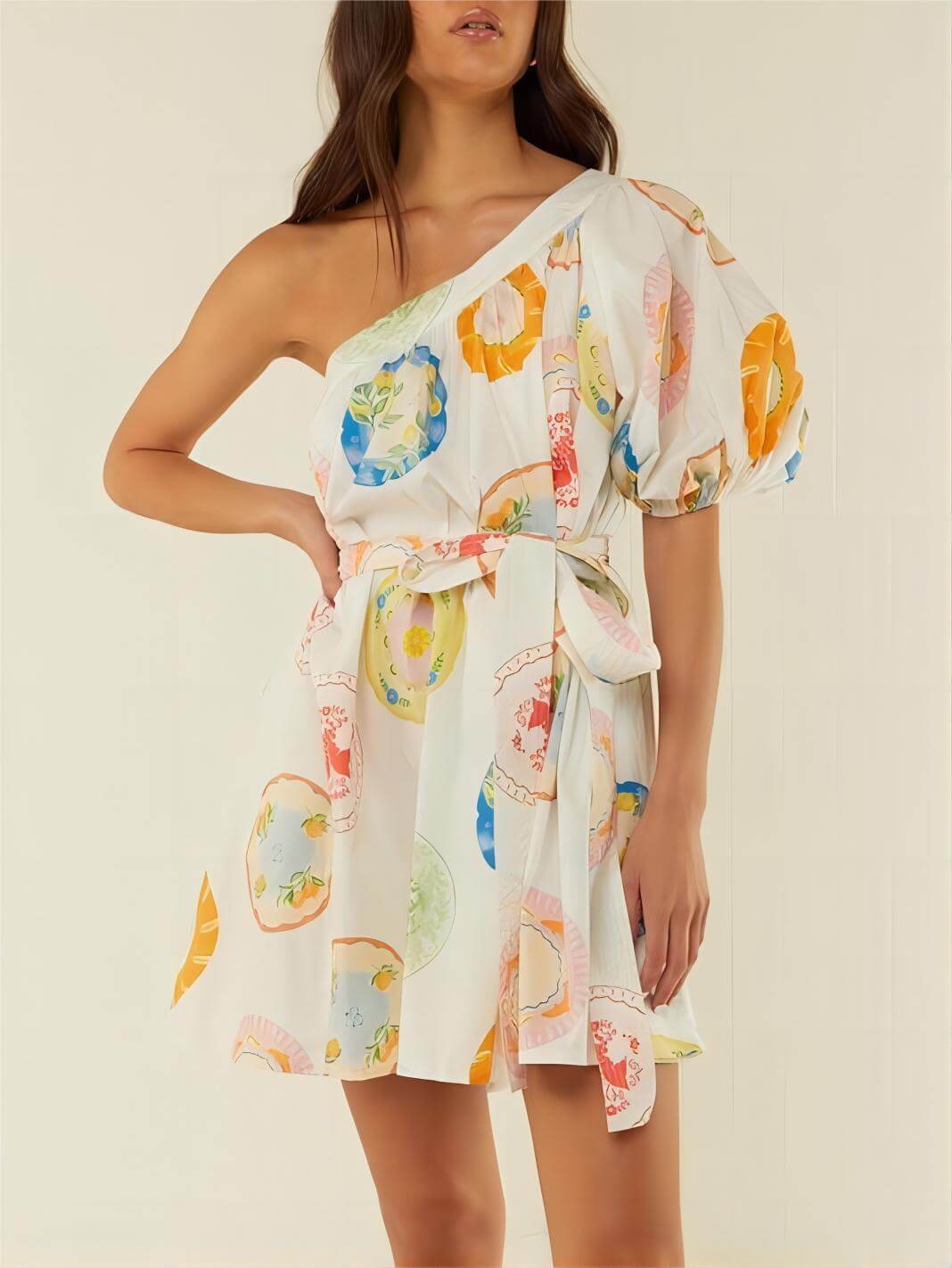 Luźna sukienka mini z odkrytymi ramionami w stylu Beach Resort