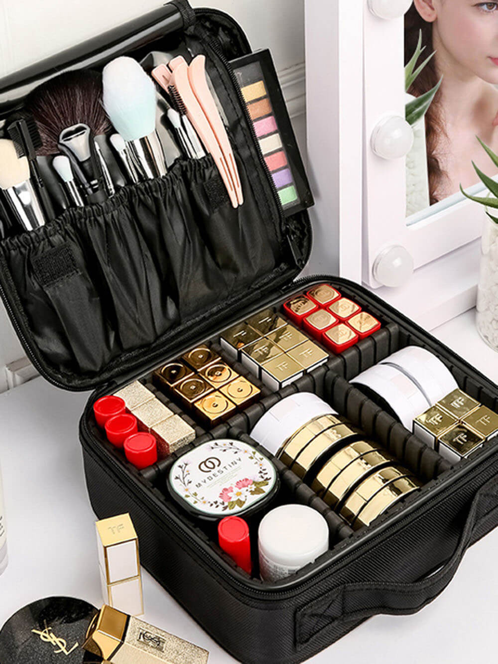 Jednoduchá a multifunkční taška na make-up