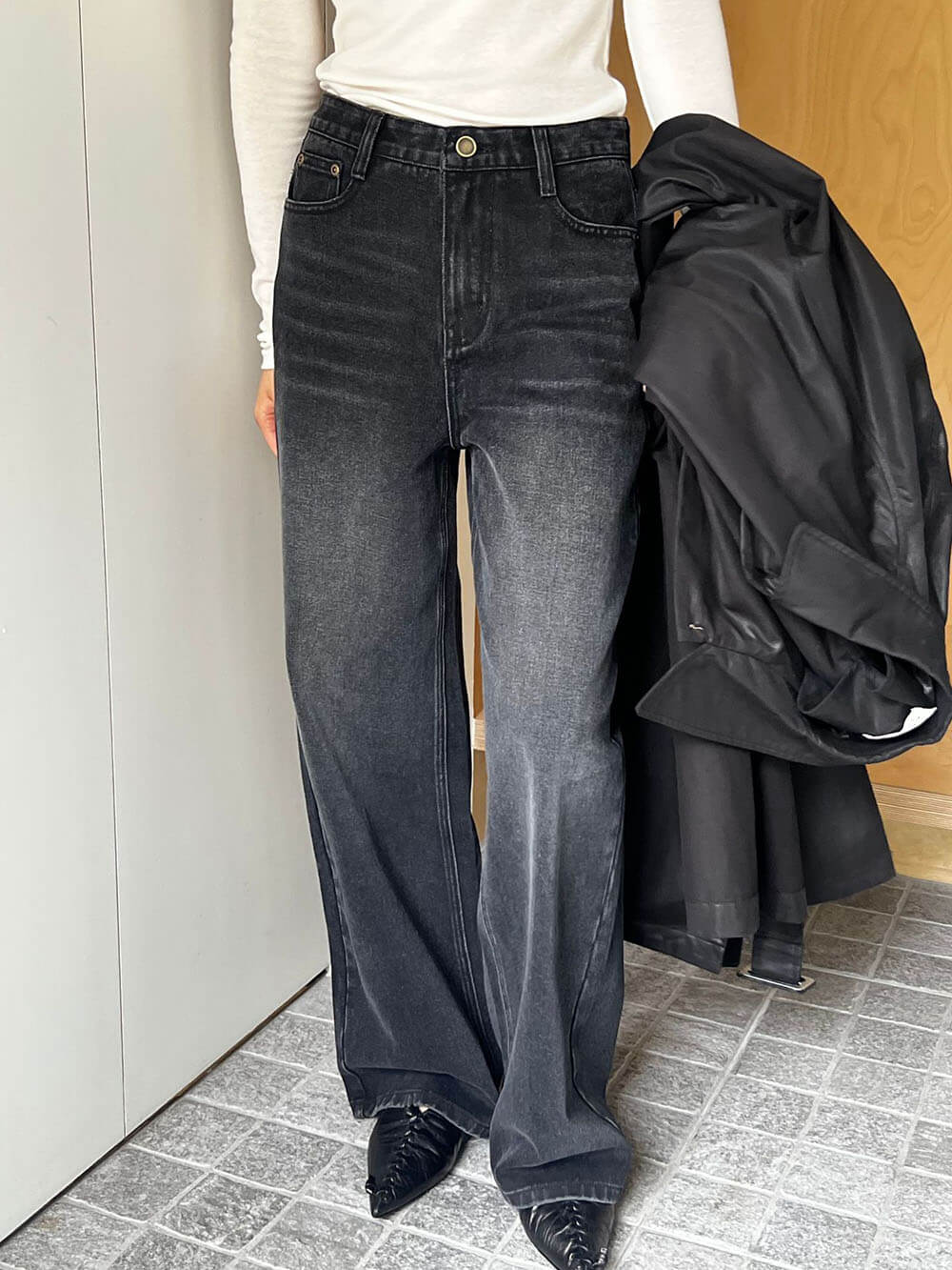 Džíny s vysokým pasem a širokými nohavicemi