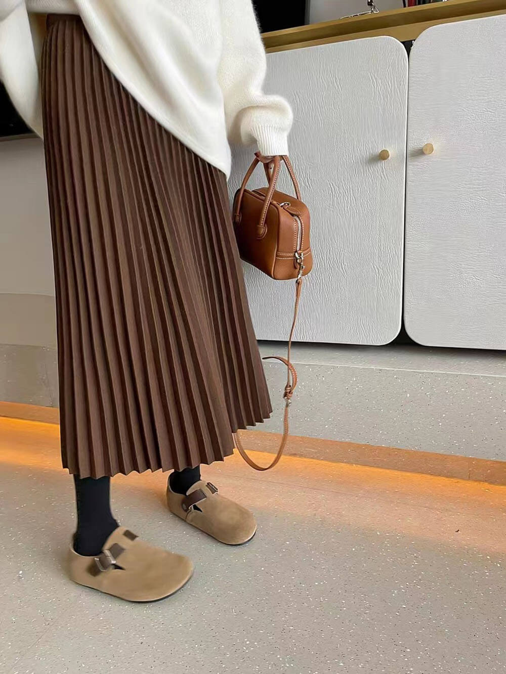 Elastic High-Waisted Pleated Midi Skirt