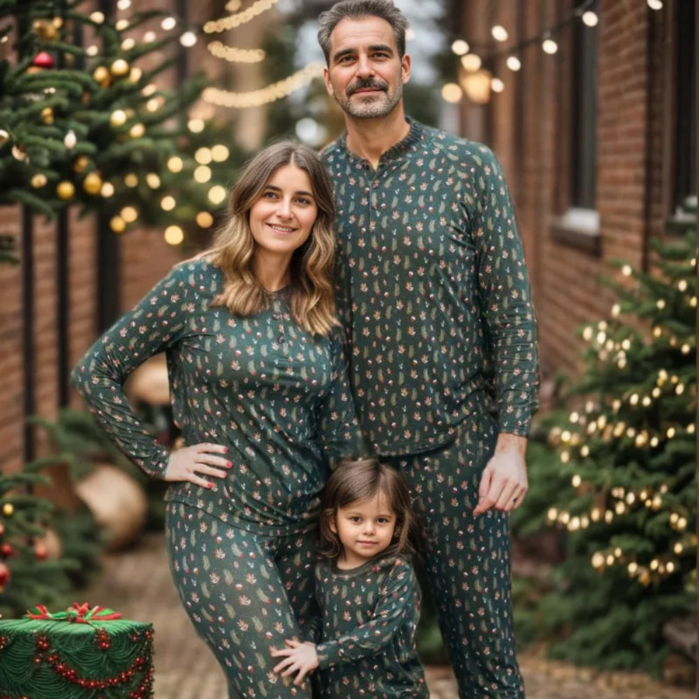 Pyjama assorti à l'arbre de Noël vert (avec vêtements pour chien de l'animal)