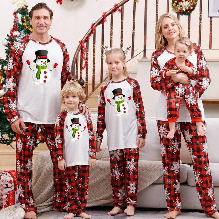 مجموعة بيجامات عائلية متطابقة لعيد الميلاد المجيد وشجرة سانتا