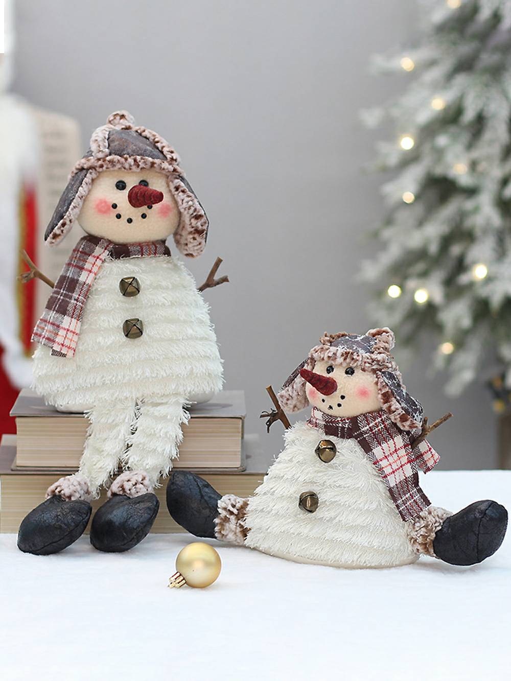 Ornamenti per bambole retrò a gambe incrociate con pupazzo di neve in tessuto natalizio
