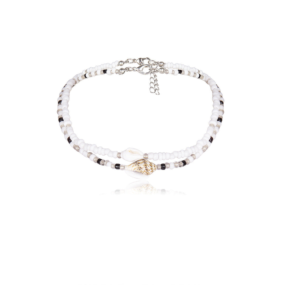 Elegantní vícevrstvý náhrdelník ze smíšených korálků a mušlí: Ručně vyrobený krátký obojek pro elegantní vzhled
