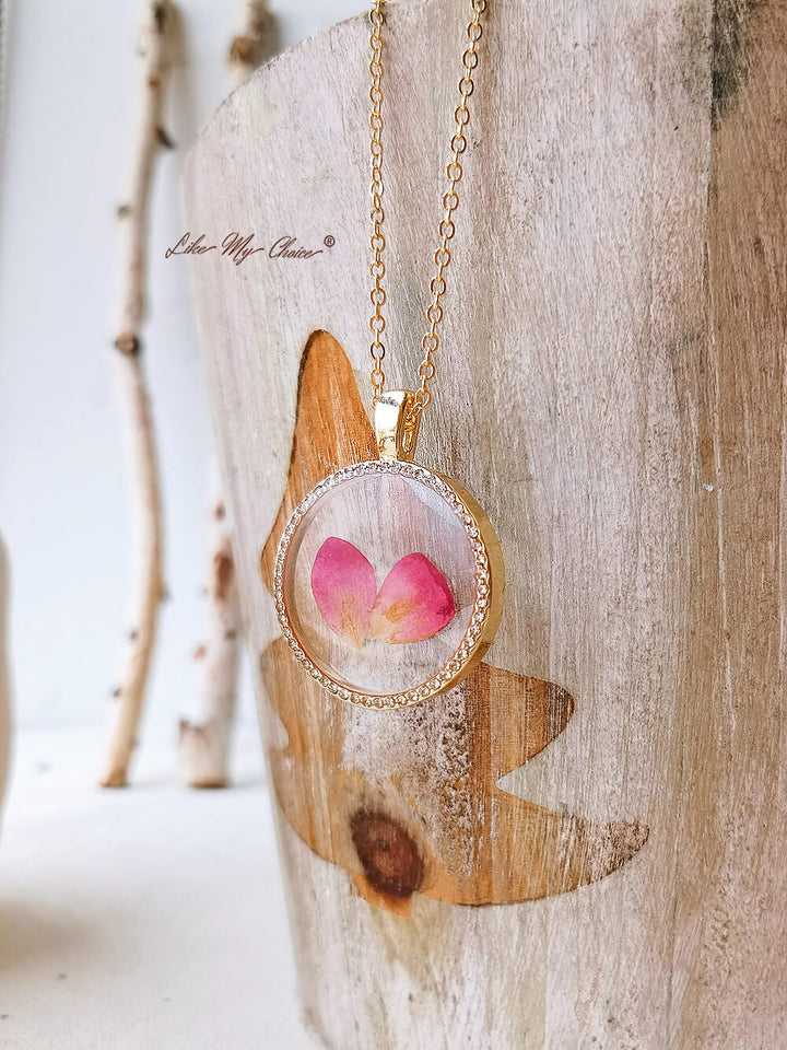 Rose Flower Resin Round Crystal Pendant Necklace