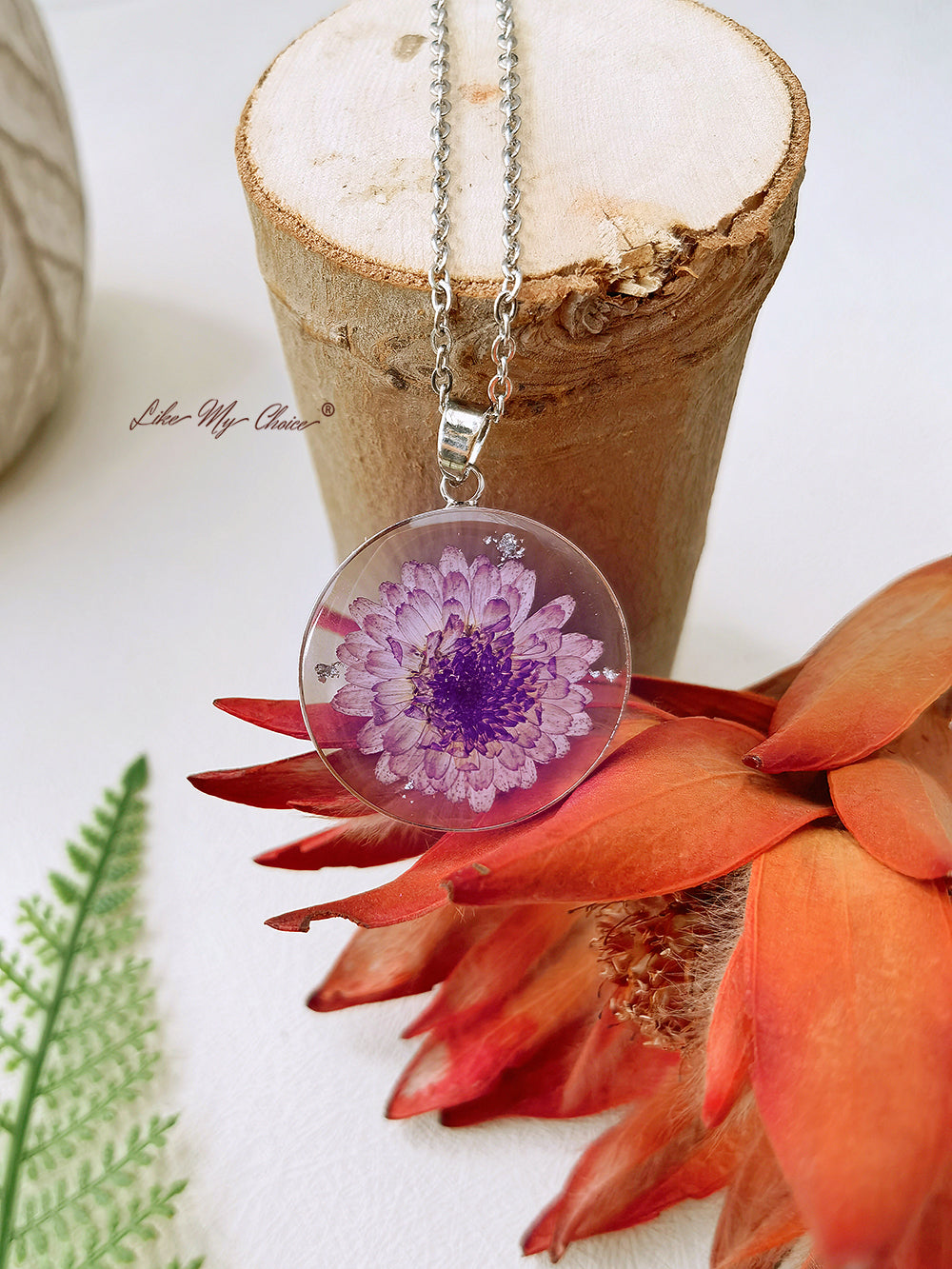 Resin Dried Flower Necklace for Nature Lovers