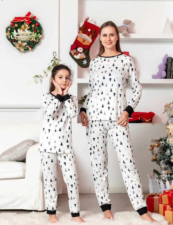 Semesterfamilj matchande pyjamasset