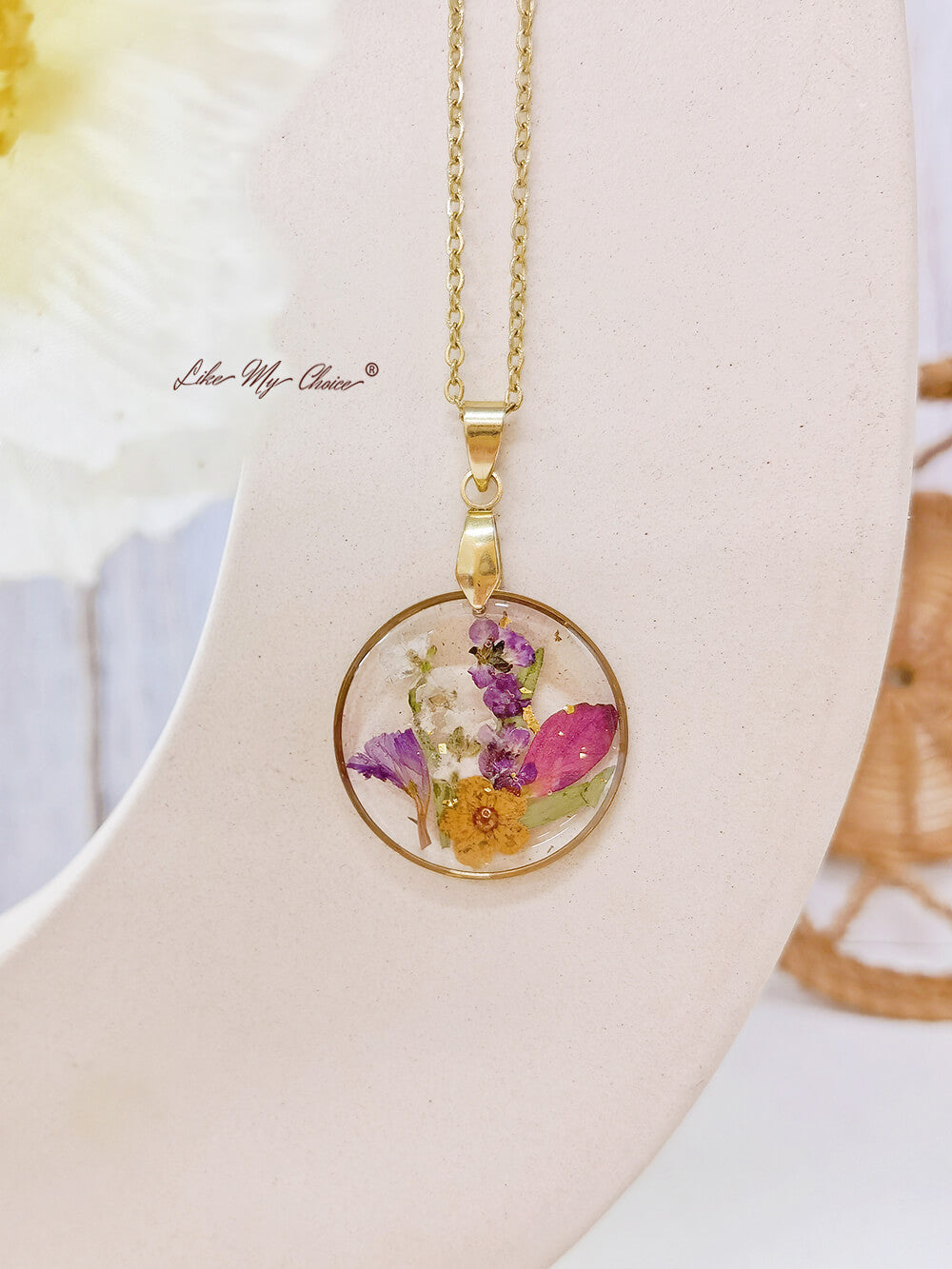 Handmade Birth Flower Bouquet Pressed Resin Pendant Necklaces-May flower