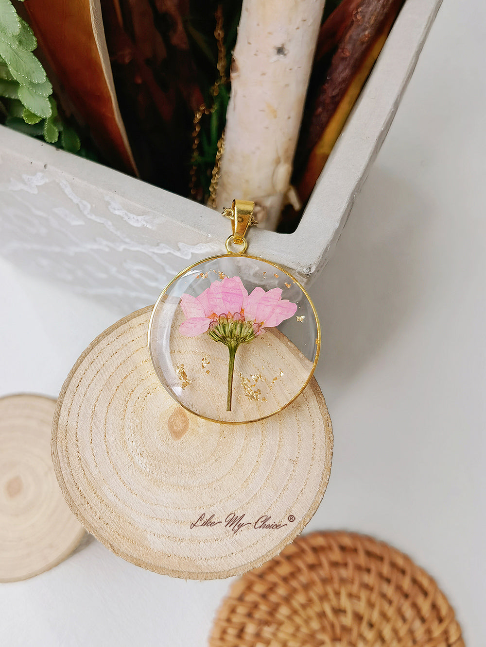 Blushing Daisy Resin Floral Necklace