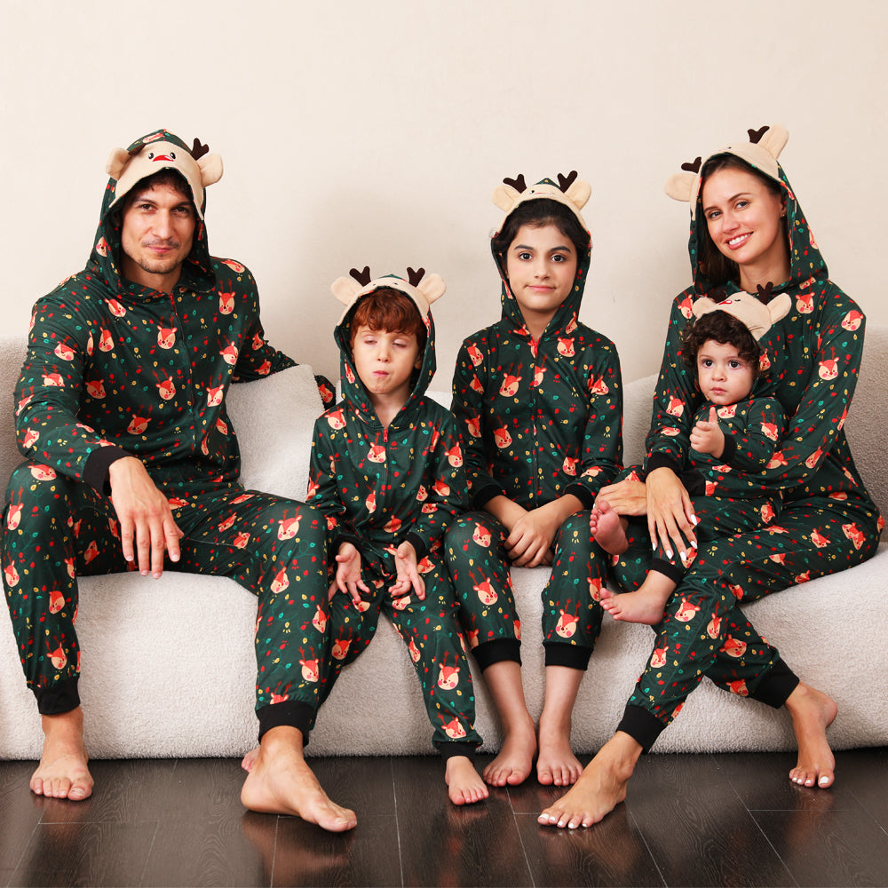 Green Fox and Christmas Llight Bulb Print Familiematchende pyjamas Onesies