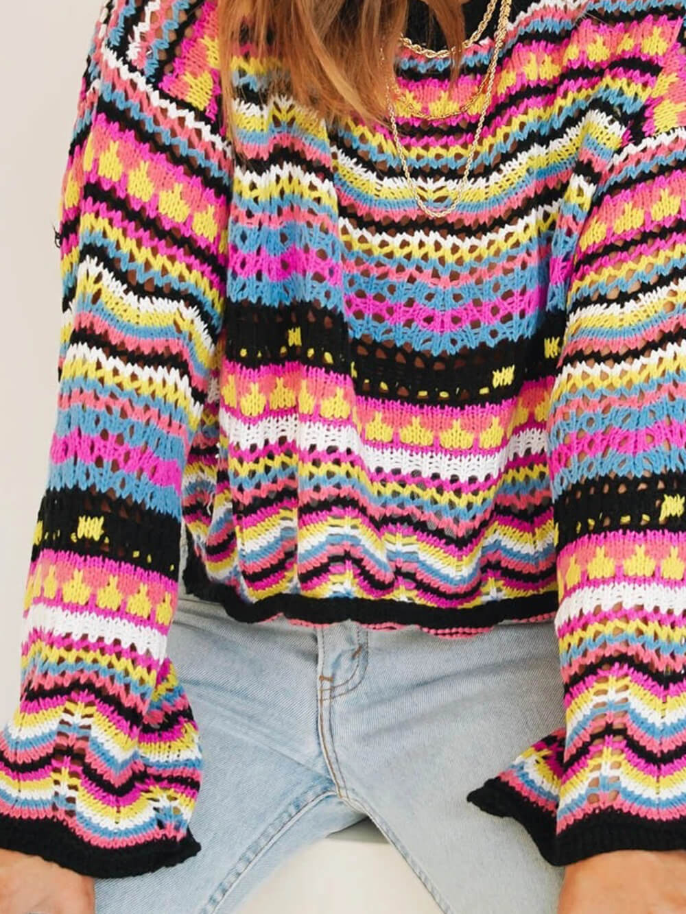 Mellemfarve stribet sweater med rund hals