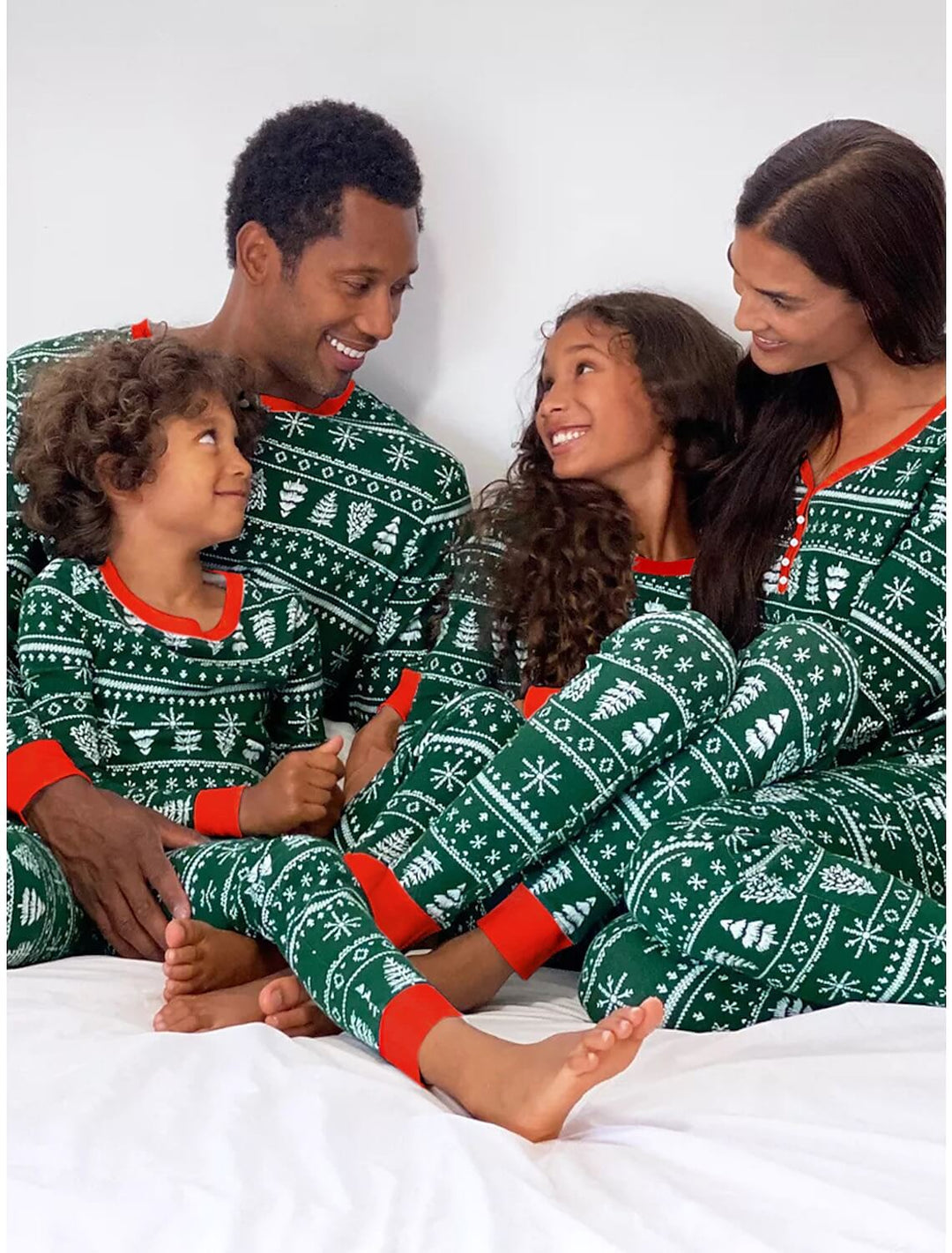 Σετ οικογενειακών πιτζάμες Χριστουγεννιάτικες νιφάδες χιονιού