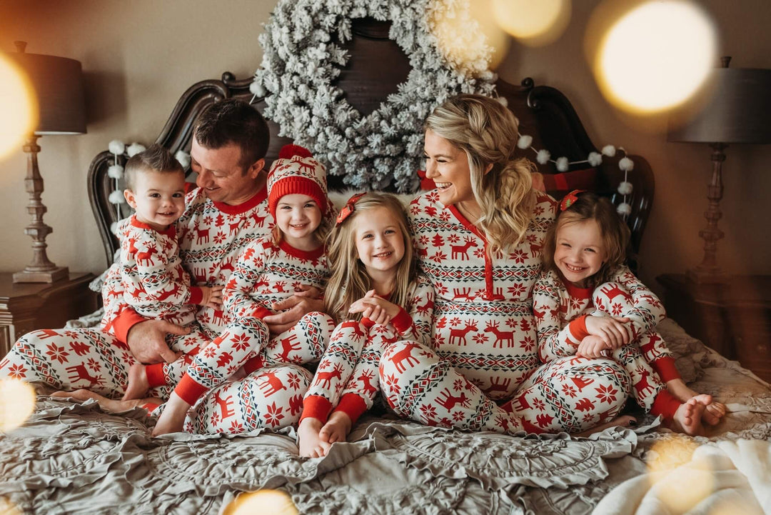 Set pigiama coordinato per famiglia con stampa classica di cervi natalizi (con vestiti per cani dell'animale domestico)