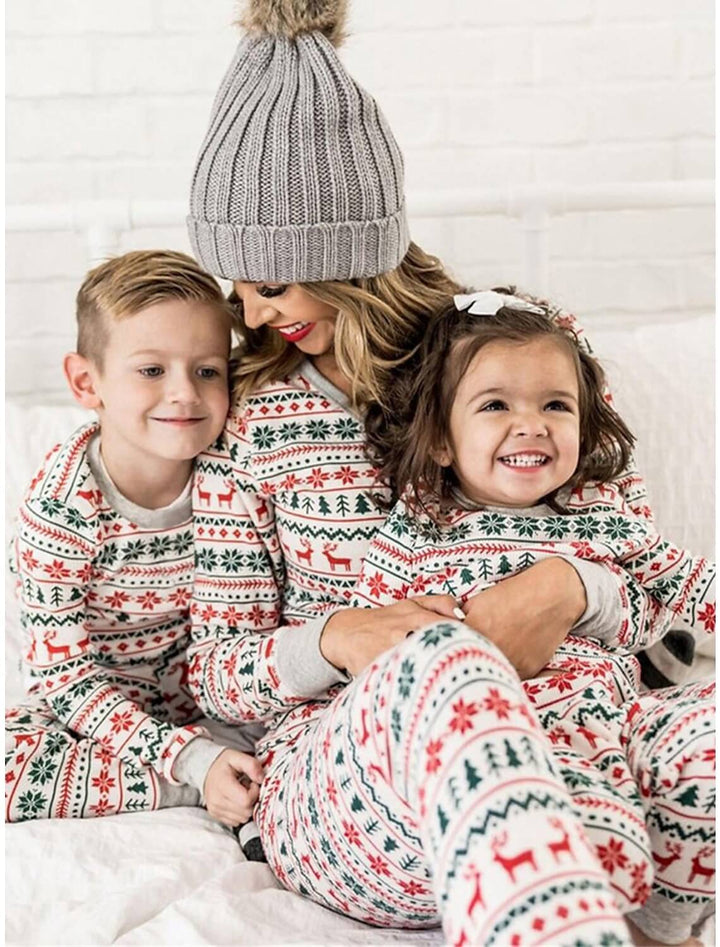 Ensembles de pyjamas familiaux d'arbres de flocon de neige de Noël