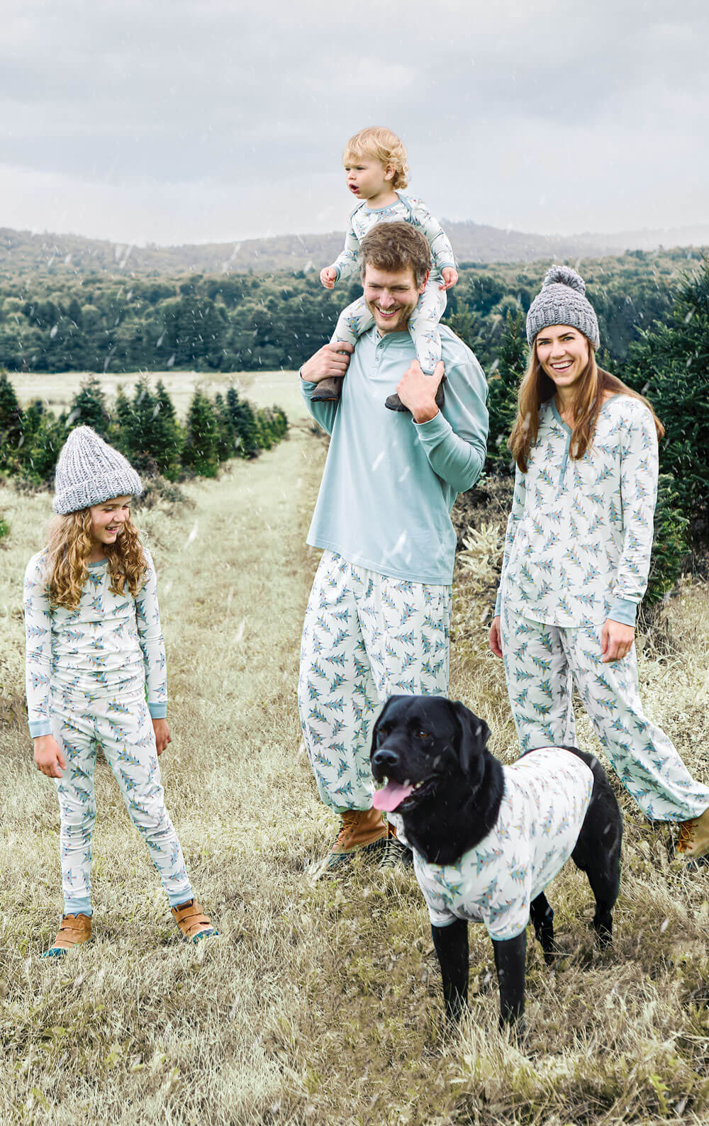 Οικογενειακές πιτζάμες με εκτύπωση Χριστουγεννιάτικου Δέντρου