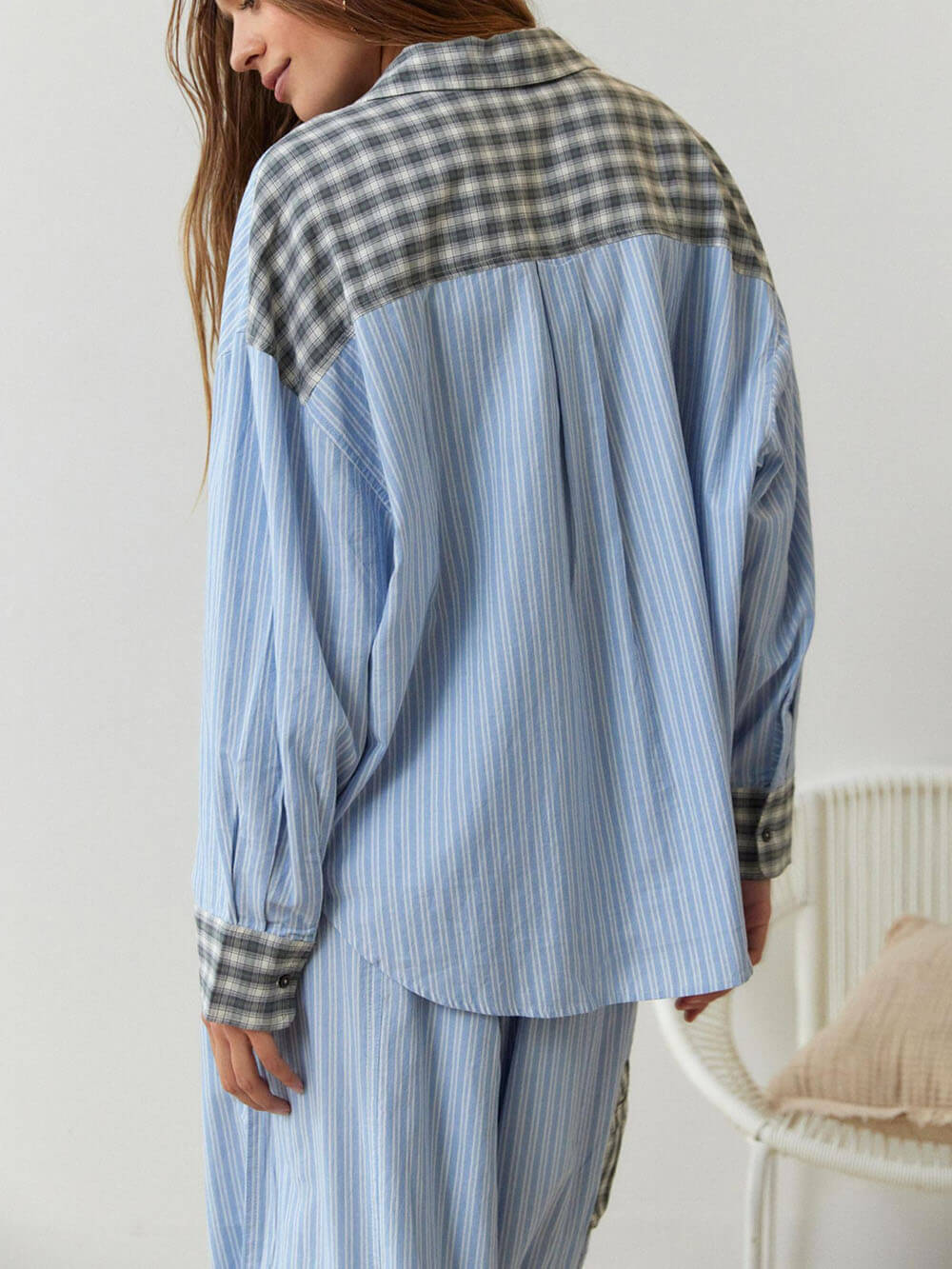 Conjunto de pijama de emenda solta azul celeste