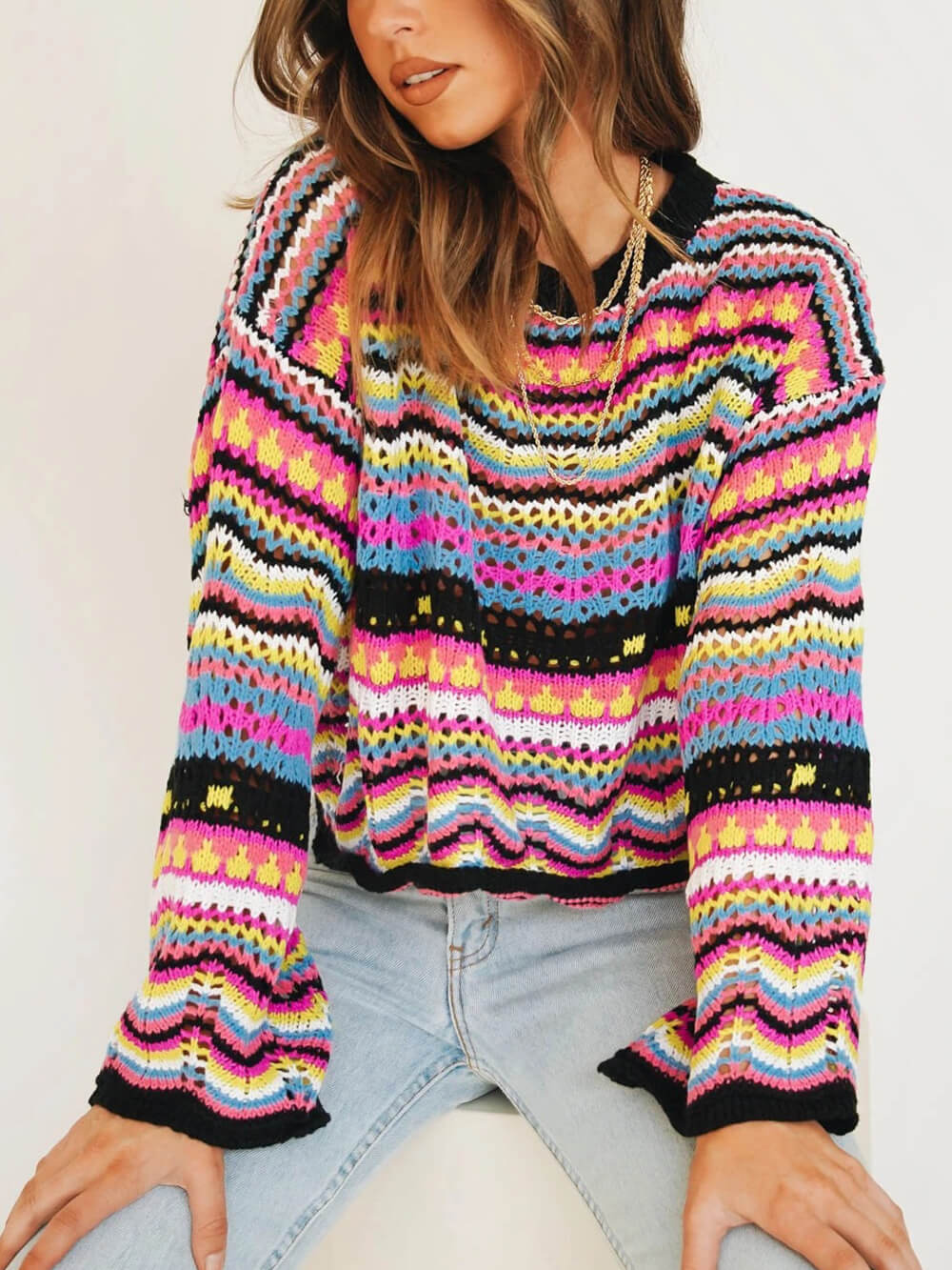 Sweter w paski w średnim kolorze z okrągłym dekoltem