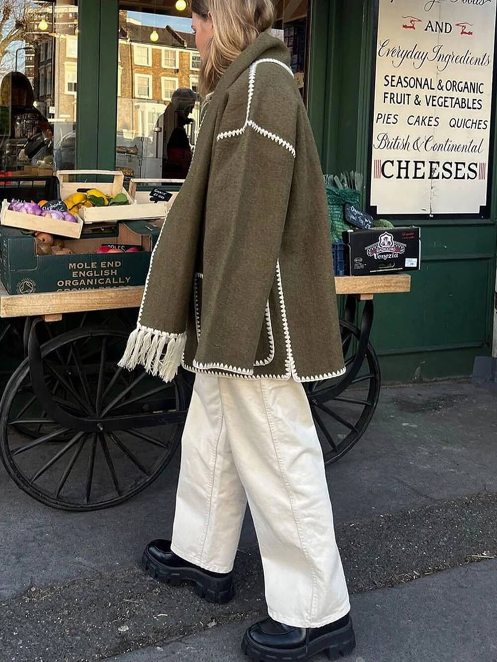 Drapowana kurtka z frędzlami i szalikiem