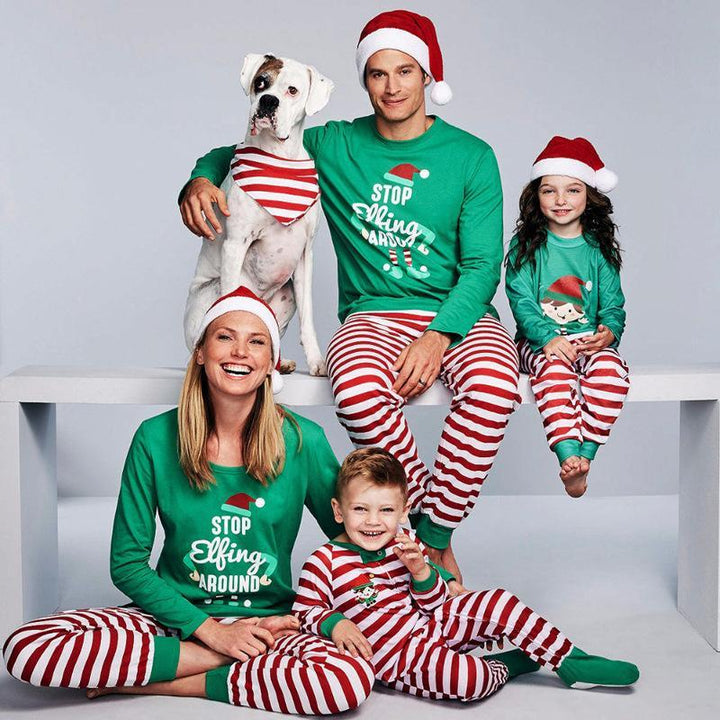 Jouluinen ELF Print raidallinen perheeseen sopiva pyjamasetti