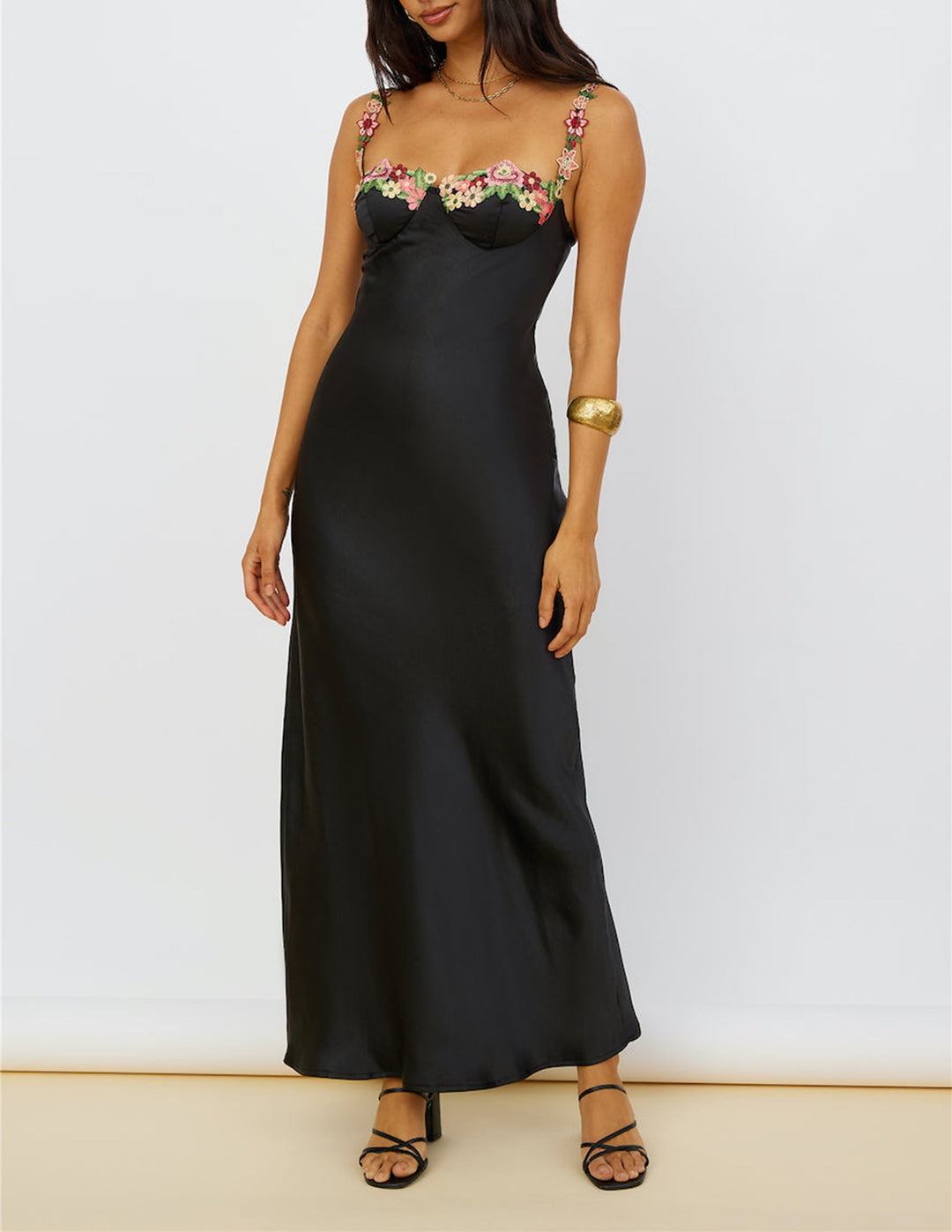 Maxi šaty s vyšíváním květin Magnetic Forces Black