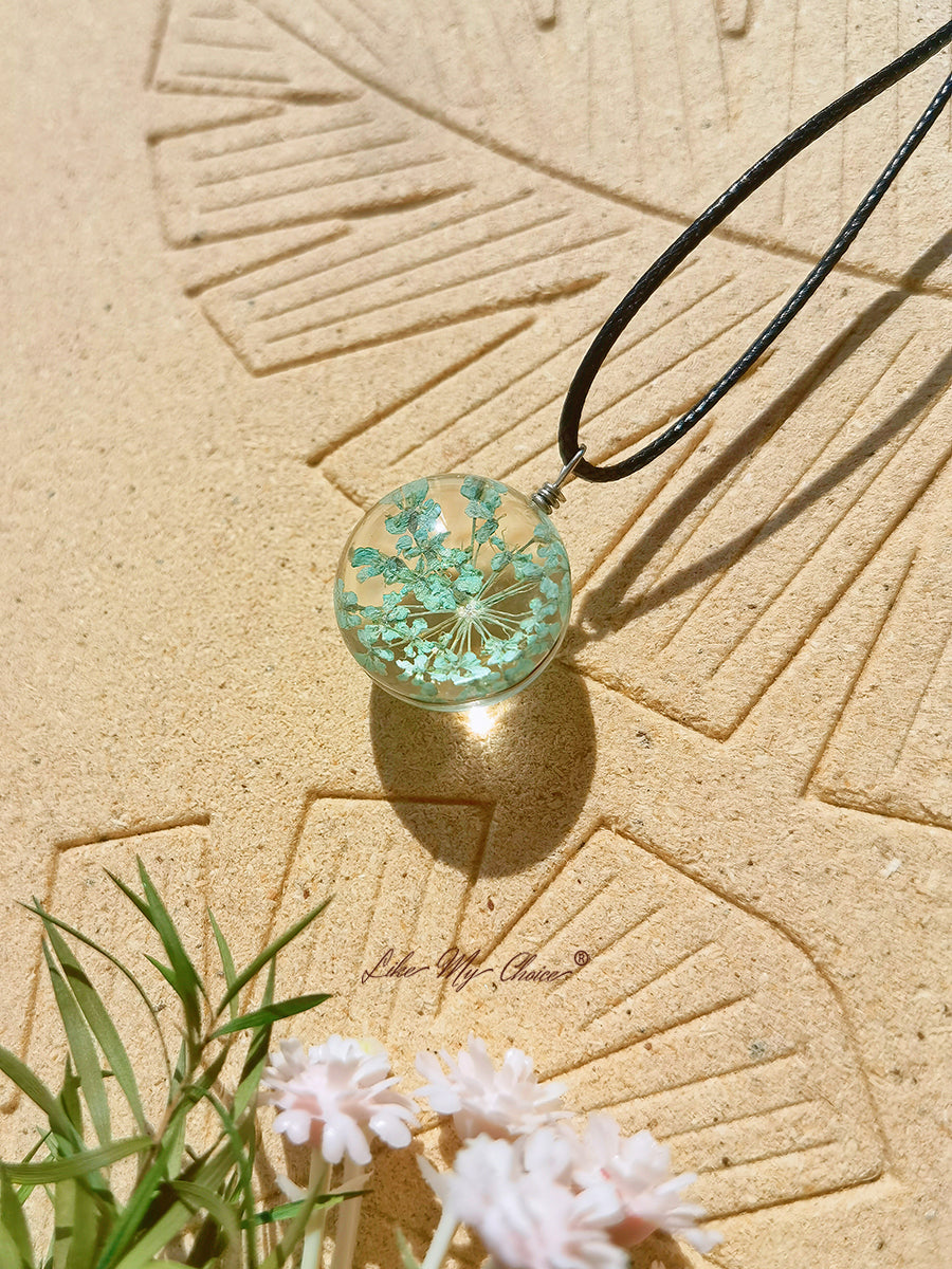 Aqua Queen Anne's Lace Necklace