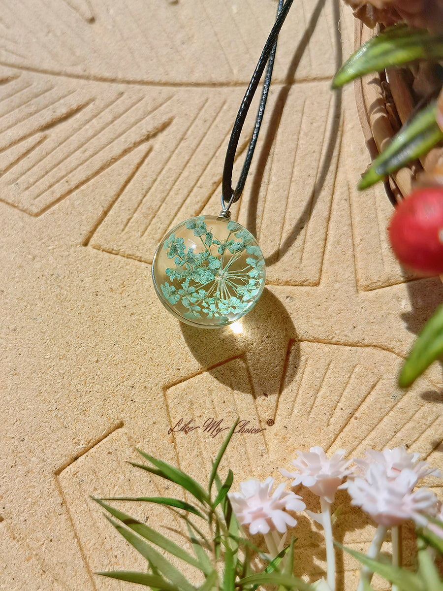 Aqua Queen Anne's Lace Necklace