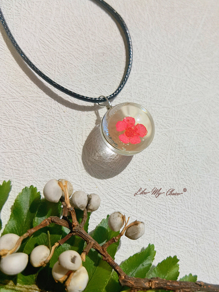 Pfirsichblüten-Vollmond-Halskette mit rundem Anhänger
